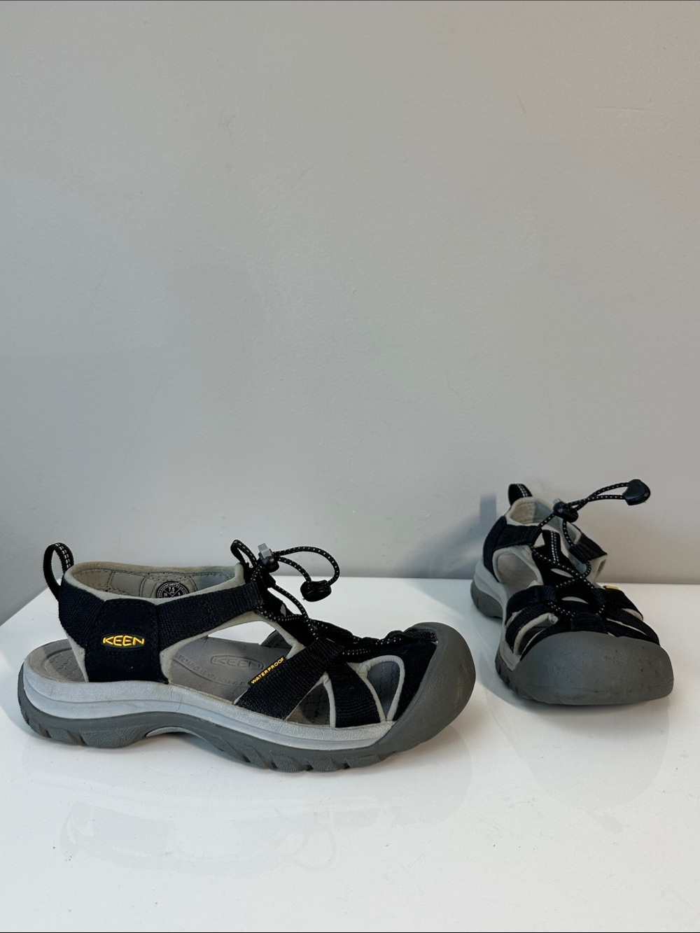 Keen Women’s Venice H2  Black Sandals Size 7.5 Outdoor Hiking Waterproof
